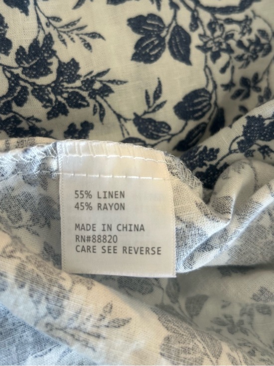 Cupcakes & Cashmere Linen blend floral pleated button front blouse S - Picture 10 of 10